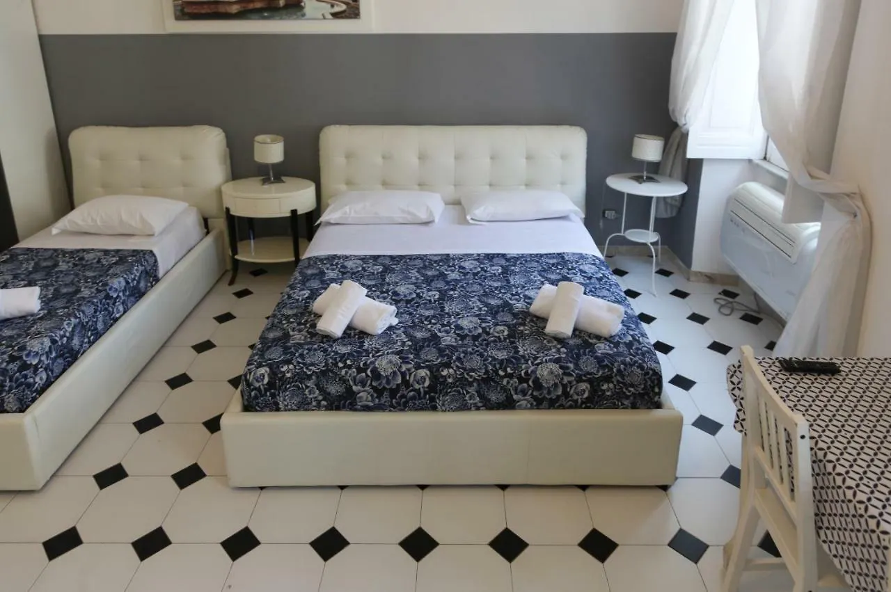Vatican Room And Kitchen Roma
